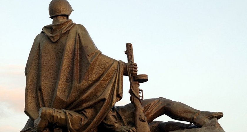 В Пензенской области заключившим контракт военным выплатят 100 тыс. рублей