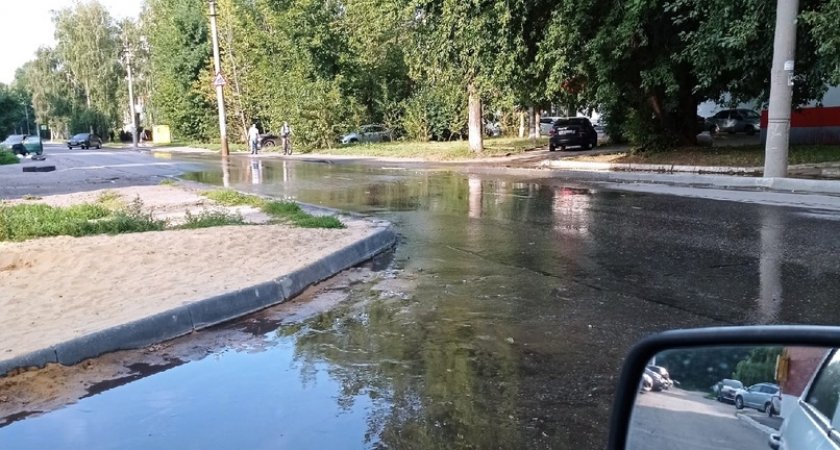 Улицу Дзержинского в Пензе затапливает водой