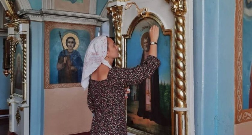 Студенты из Пензы около месяца восстанавливали иконы в храме 18 века