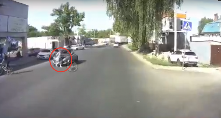 На видеорегистратор пензенца попал момент столкновения пешехода и авто 