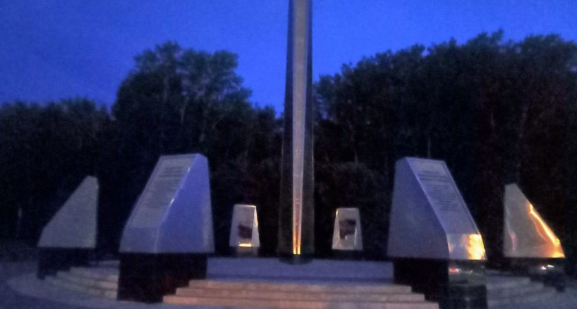 Стела в сквере "40-летия Победы" Пензы перестала подсвечиваться