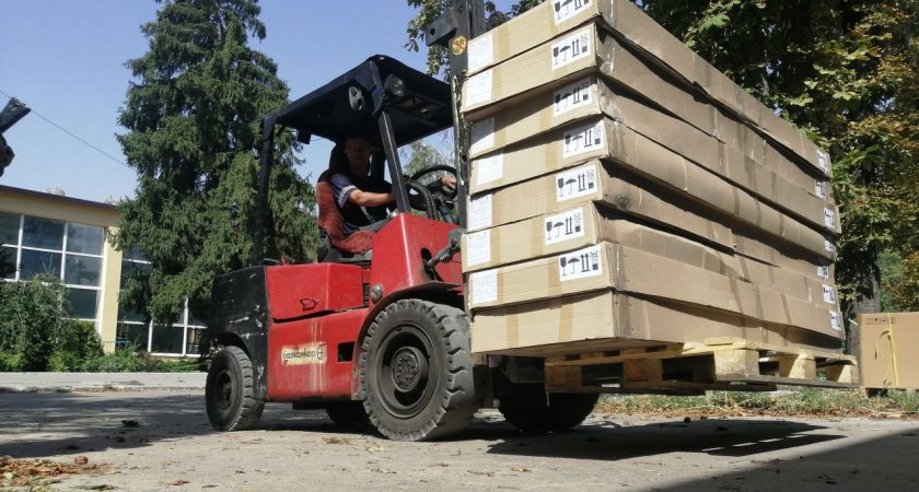 Из Пензы в Пологовский район отправили канцелярию и школьные принадлежности