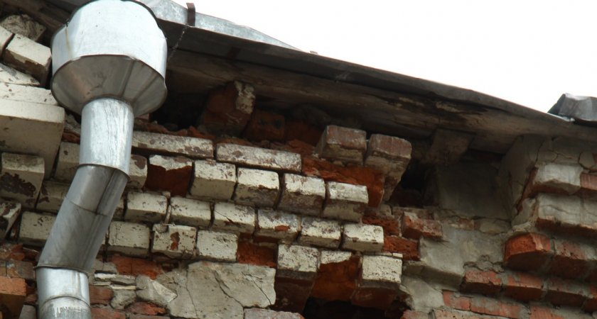 Подростку пробили кирпичом голову в заброшке в Пензенской области