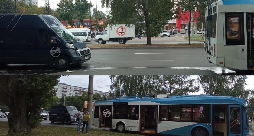 На проспекте Строителей в Пензе микроавтобус врезался в троллейбус