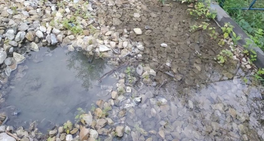 В Пензе из-за прорыва водопровода размыло парковку и детскую площадку