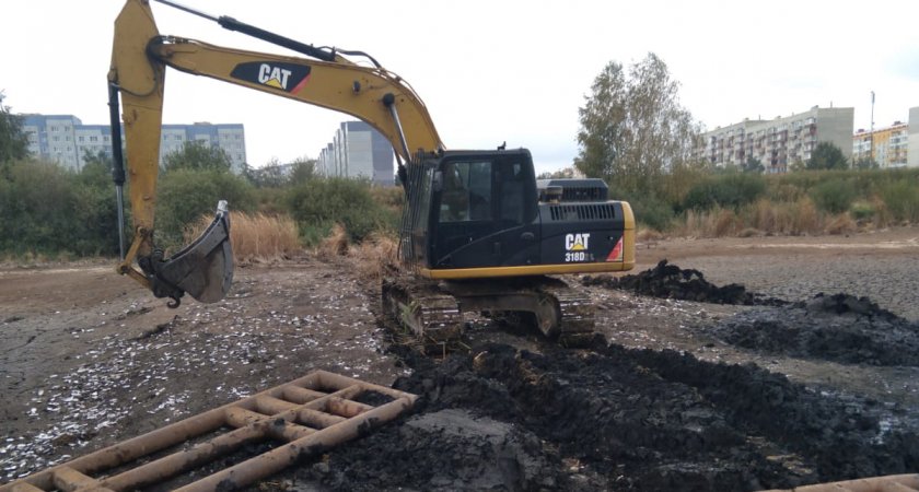 В Пензе началась очистка пруда около больницы №6