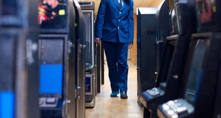 36-летнего пензенца заставят работать 200 часов за проведение азартных игр