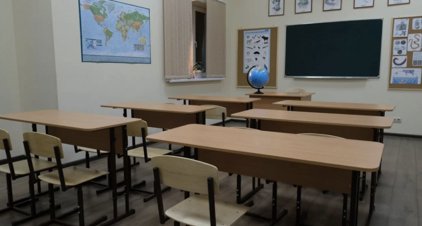 Комаров рассказал о росте средней зарплаты педагогов на 3,6%