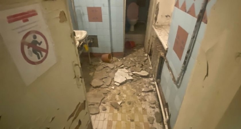 В аварийном доме на Ударной в Пензе ночью обвалился потолок 