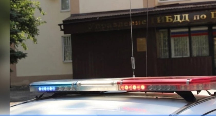 В Кузнецком районе "Рено" улетело в кювет и перевернулось