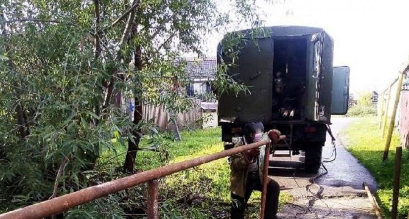 В пензенском микрорайоне Нахаловка ремонтируют пешеходный мост