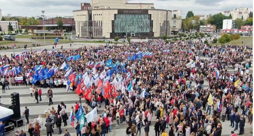 Более 6 тысяч пензенцев пришли на митинг-концерт «Своих не бросаем!»