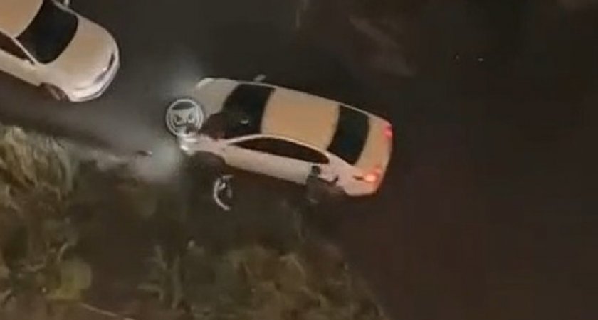  ГИБДД прокомментировало видео, на котором водитель давит пешеходов в Пензе 