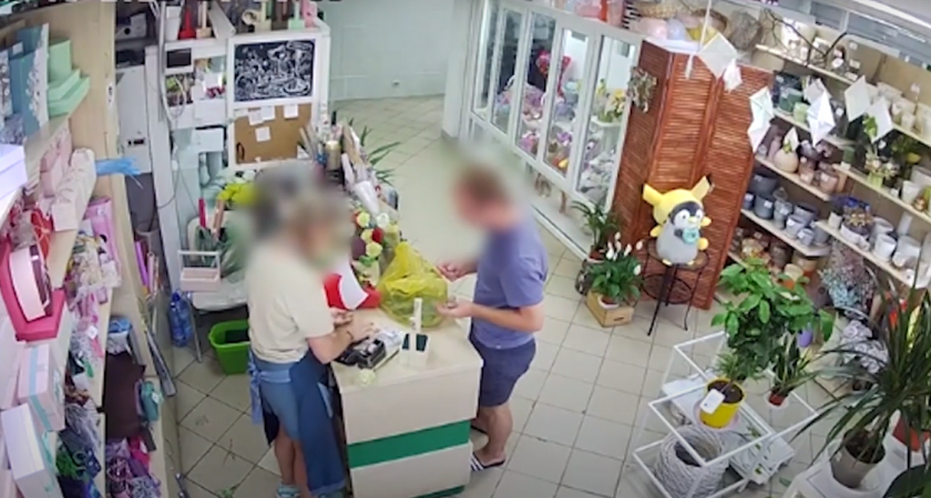 Житель Иркутской области обманул продавца цветов из Пензы и забрал выручку 