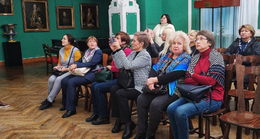 Участники съезда уполномоченных по правам ребенка сходили в Пензе в картинную галерею