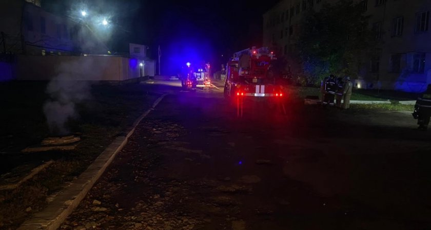 Спасатели потушили ночной пожар на проспекте Победы