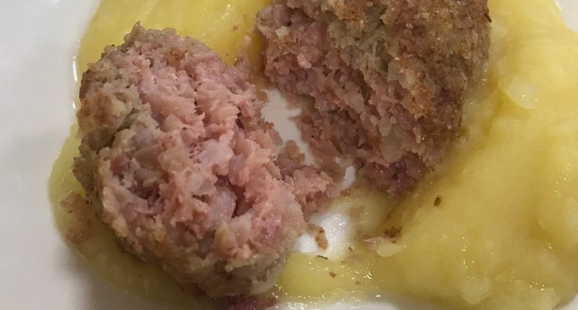 В Пензе школьников накормили сырым фаршем