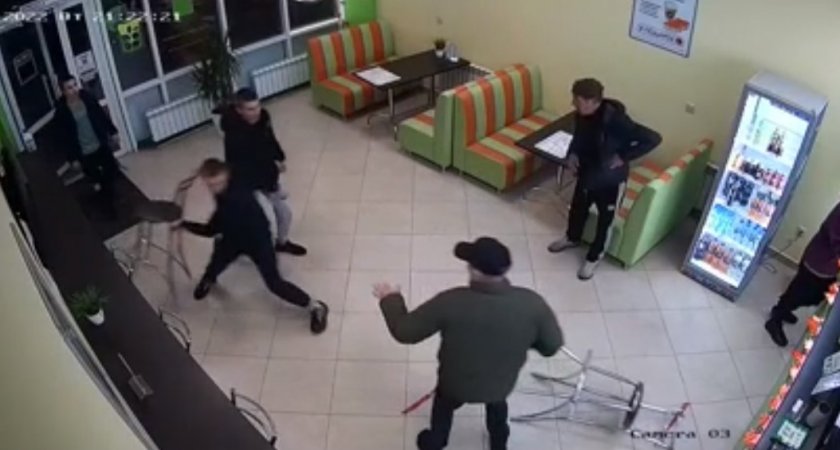 Сотрудники магазина в Пензе ищут свидетелей серьезной драки в заведении