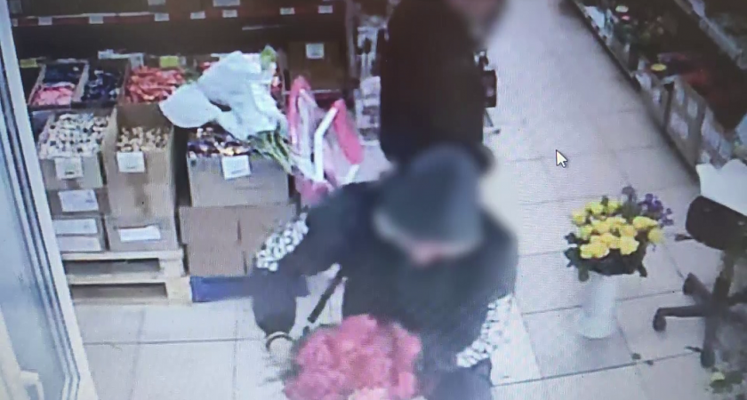 Романтика по-сердбоски: мужчина украл из магазина 47 роз