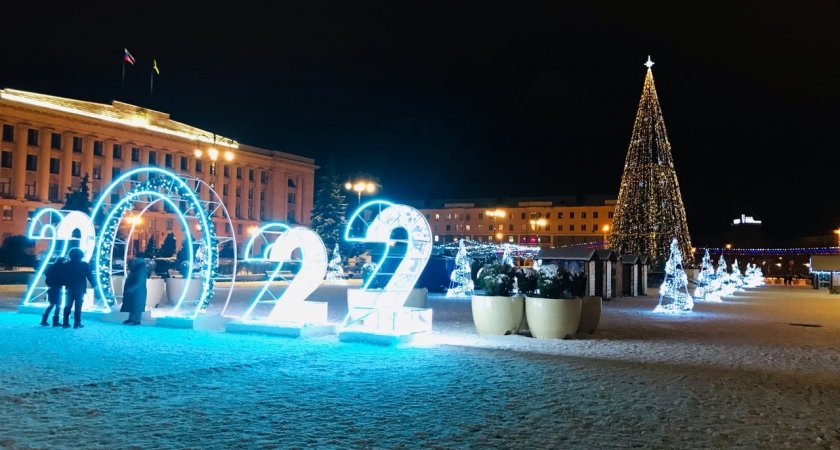 В Пензе начали подготовку к новогодним праздникам 