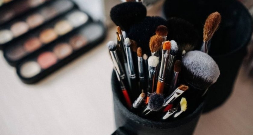 В Пензе мошенник нанял визажиста на "праздник начальника силовиков" и кинул ее на деньги