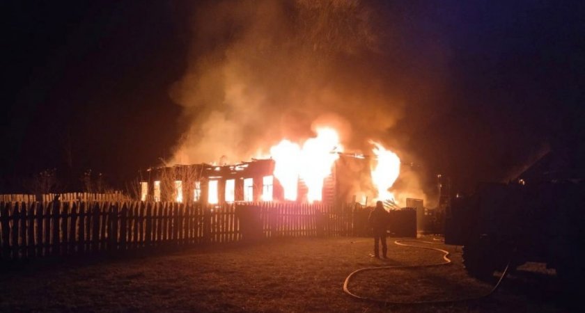 В Земетчинском районе огонь уничтожил дом площадью 200 квадратных метров