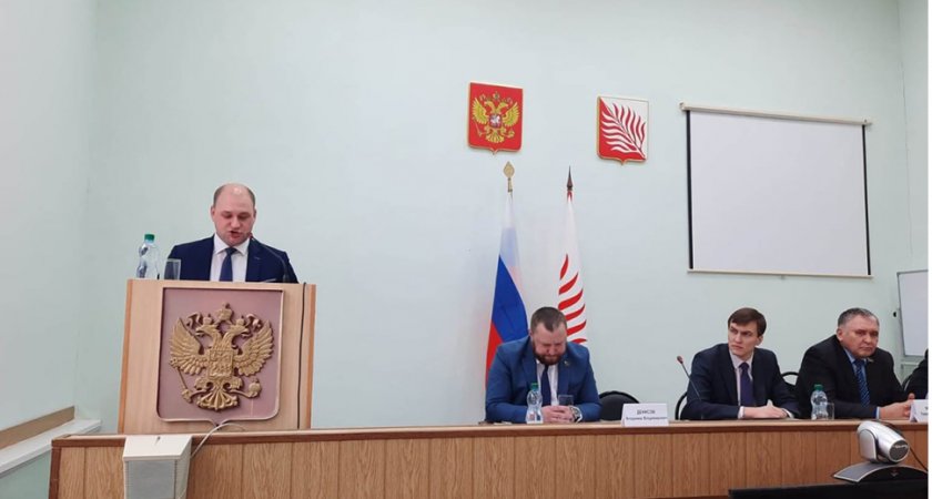 Депутаты единогласно выбрали главой Иссинского района Николая Аргаткина