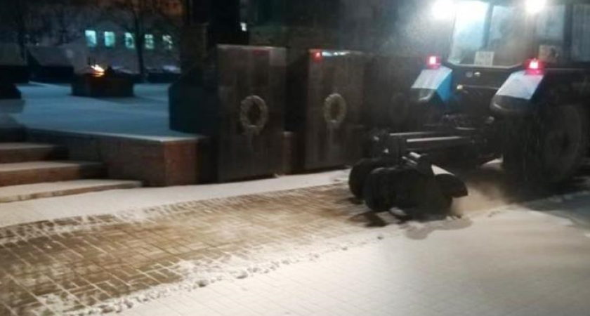 Коммунальщики Пензы перешли на круглосуточный режим работы из-за снега 