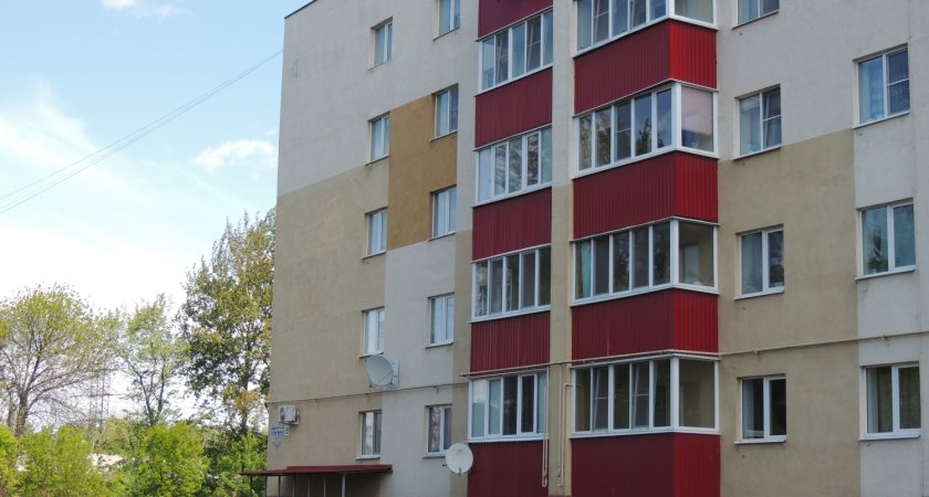 В Пензе подъезд жилого дома превратился в «сауну» из-за лопнувшей трубы