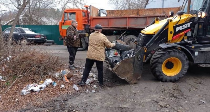 Более 150 кубометров мусора вывезли на полигон ТБО