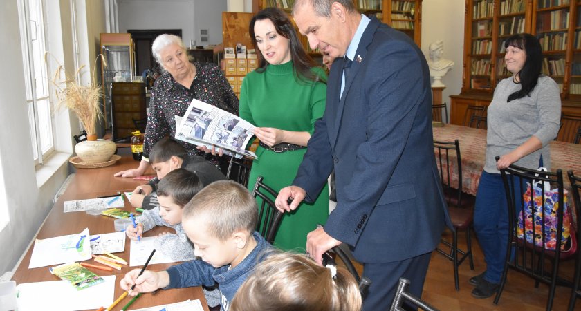 Для детей из ДНР и ЛНР Глава города организовал посещение художественного училища
