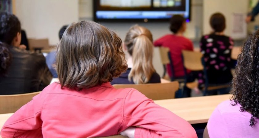 Прокуратура Пензы разберется со школой, где учитель просил "взять галстуки в рот"