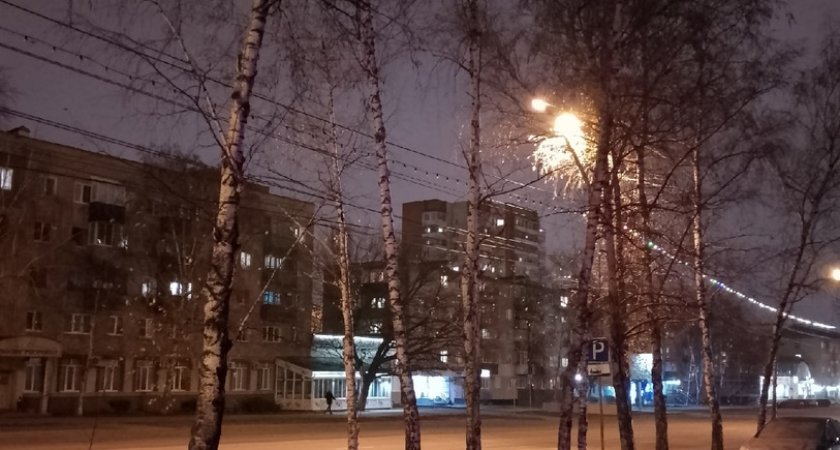 Пензенцы пожаловались Олегу Мельниченко на потухшие уличные гирлянды в центре города 