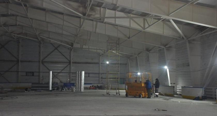 К 15 декабря завершат основные работы по строительству катка в Арбеково 