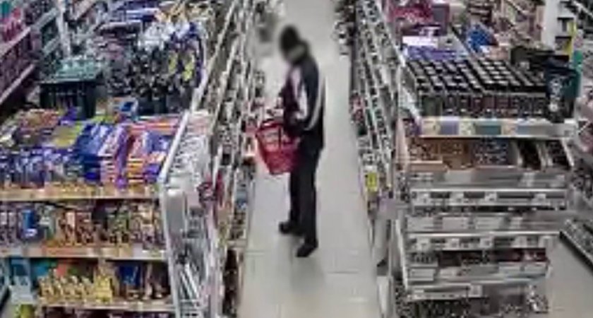 Пензенские полицейские поймали мужчину, который не оплатил свои покупки в магазине 