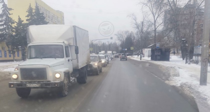 В Пензе из-за нового светофора водители стоят в пробке