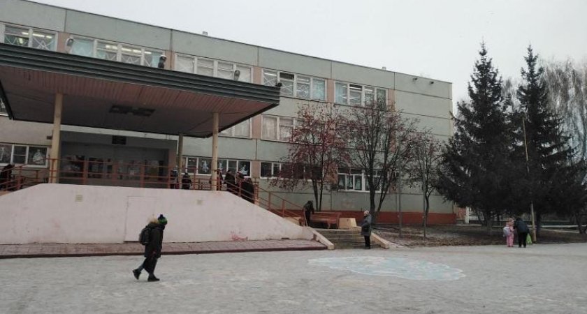 Жители пензенской Ухтинки вынуждены возить детей в школу на такси