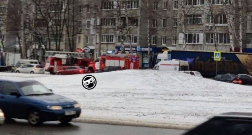 В Пензе на проспекте Строителей горел утеплитель труб в вентиляционной шахте многоэтажки 