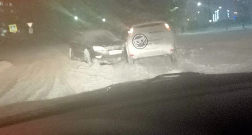 На улице Одесской в Пензе жестко столкнулись два автомобиля