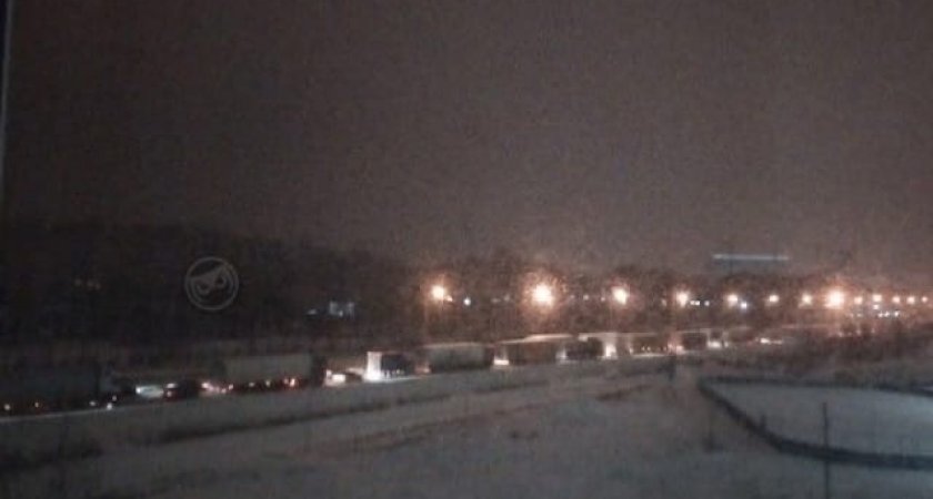 В минстрое Пензенской области ответили, почему не справились с гигантской пробкой на М5