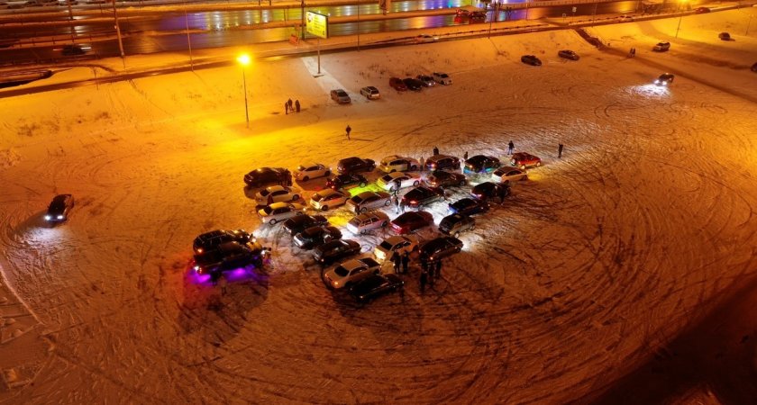 В Пензе прошел флешмоб АвтоЕлочка