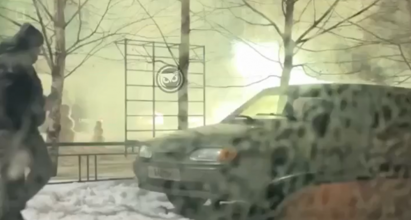 В Пензе группа людей устроила взрывоопасный фейерверк во дворе дома