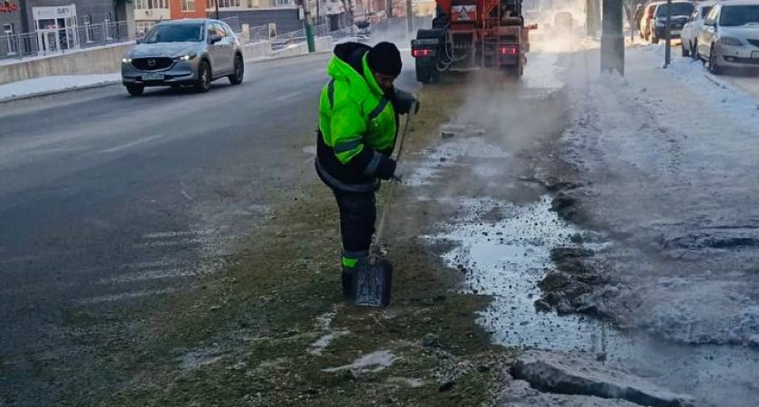 В мэрии Пензы рассказали откуда пар и вода на перекрестке Калинина-Чкалова