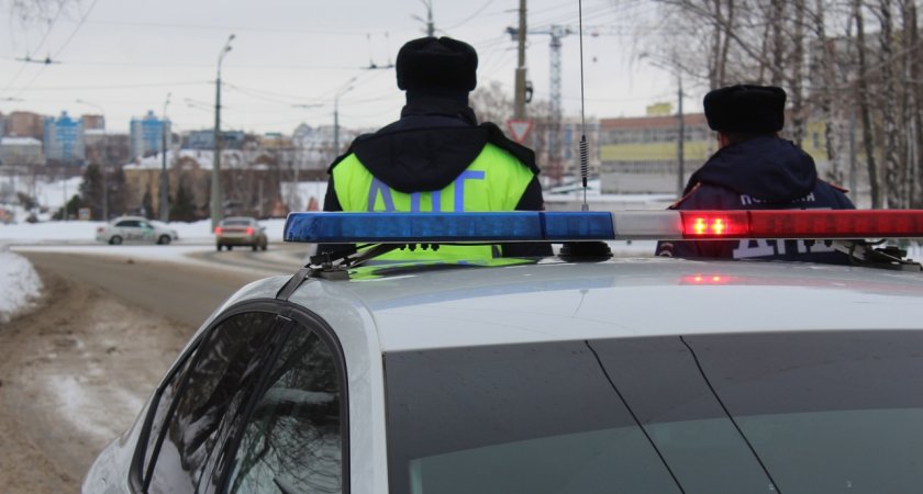 В Пензе на Олимпийской аллее «ГАЗель» едва не сбила пешеходов 