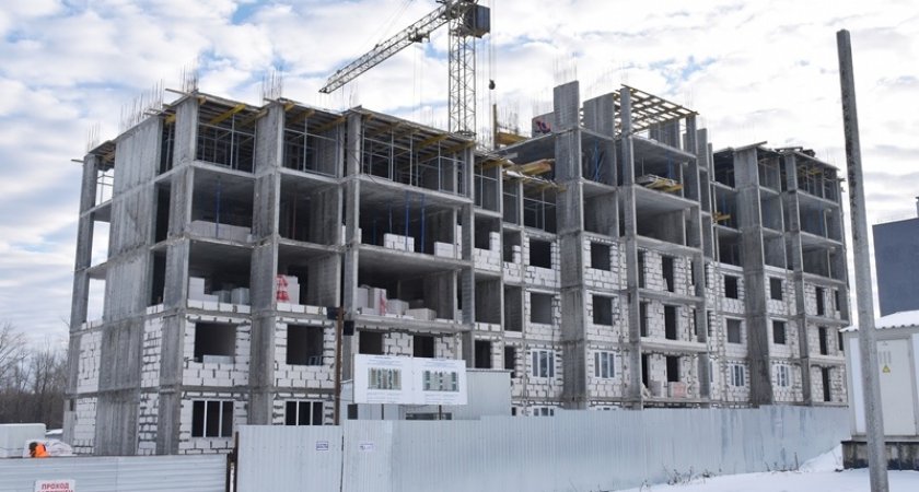 В Заре идет строительство жилья для переселенцев и детей-сирот 