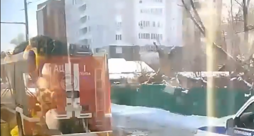 В Пензе на Суворова загорелся дом