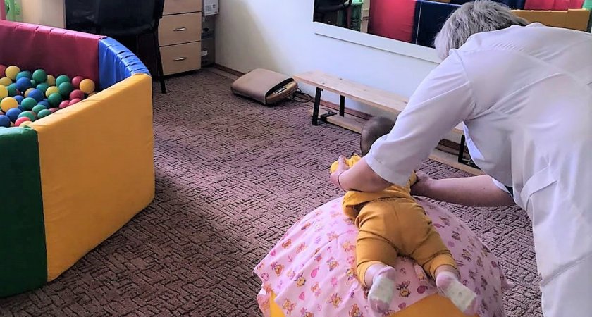 Сына пензячки не могут записать на прием к ортопеду