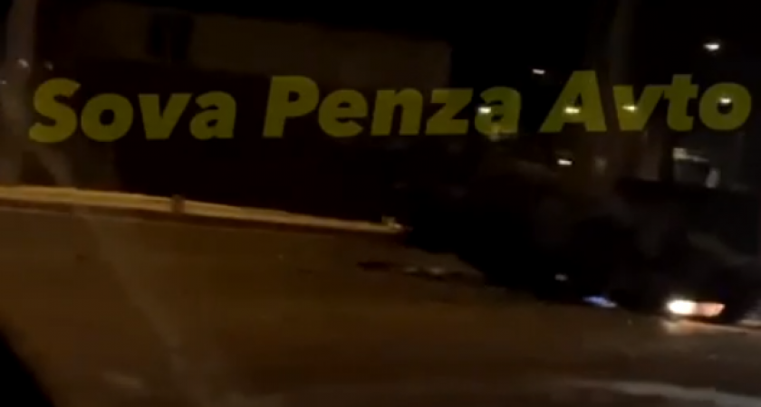 Рано утром в Терновке на дороге перевернулось авто 