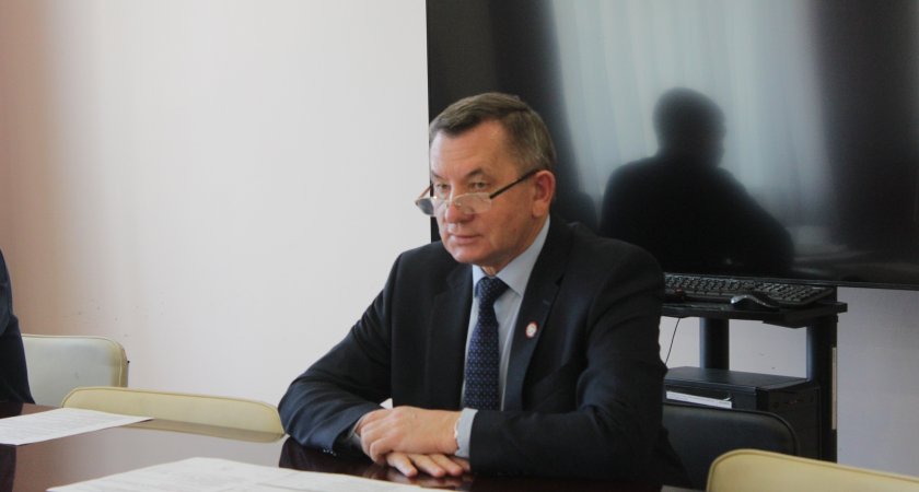 Министр строительства Гришаев раскритиковал темпы капремонта на улице Рябова 
