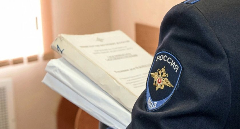 42-летнего жителя Бековского района осудили за порванные брюки полицейского 